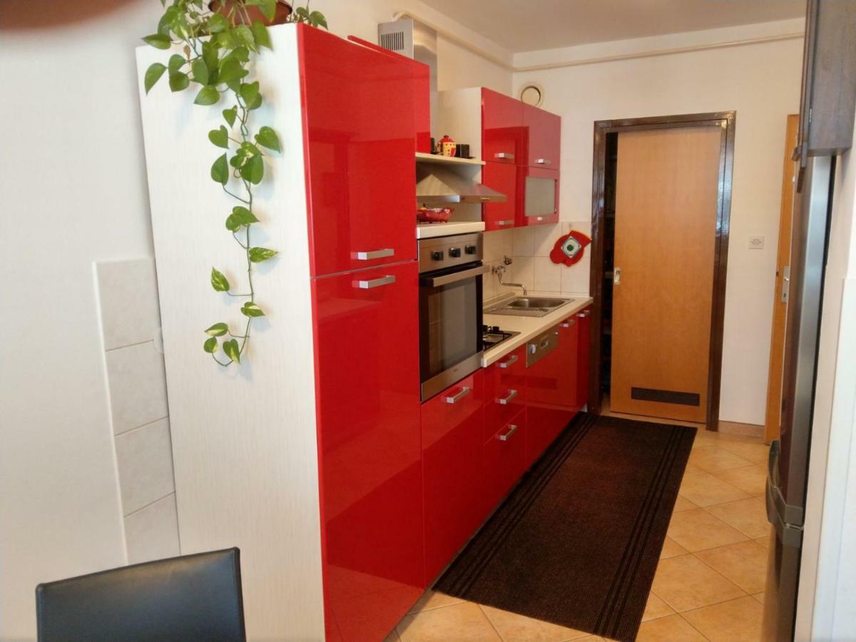 Apartment Koruna 1 Pula Exteriör bild