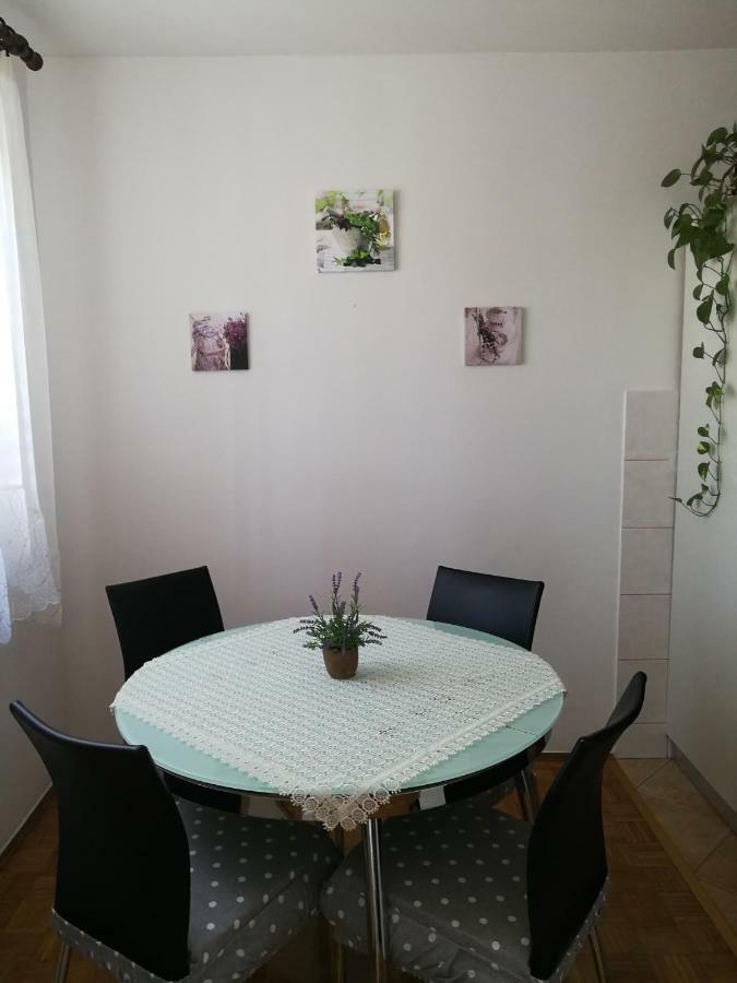 Apartment Koruna 1 Pula Exteriör bild